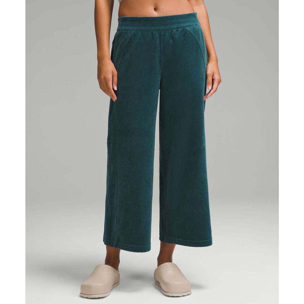 Lululemon Womens 4 Scuba Mid-Rise Wide-Leg Pants Velvet Corduroy Athleisure